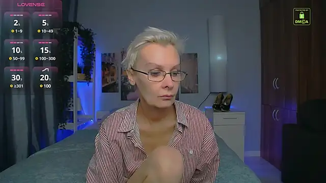Snapshot of HelgaHimmell chatting on 12/09/24, 03:22 HelgaHimmell online show from 12/09/24, 03:22