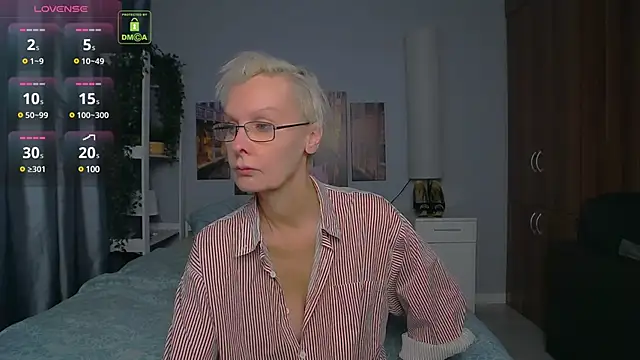 Snapshot of HelgaHimmell chatting on 12/12/24, 04:21 HelgaHimmell online show from 12/12/24, 04:21