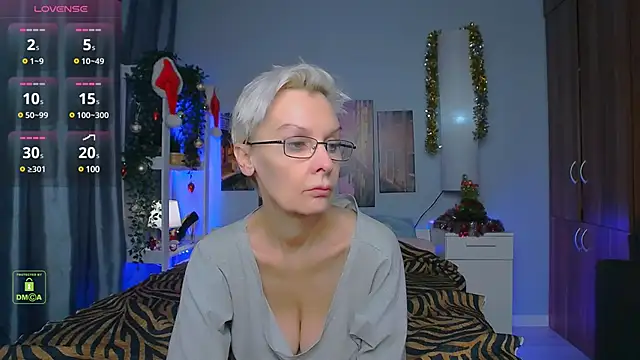 Snapshot of HelgaHimmell chatting on 12/21/24, 09:47 HelgaHimmell online show from 12/21/24, 09:47