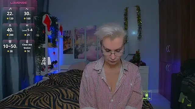 Snapshot of HelgaHimmell chatting on 12/25/24, 04:11 HelgaHimmell online show from 12/25/24, 04:11