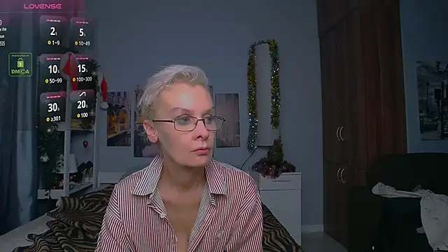 Snapshot of HelgaHimmell chatting on 12/26/24, 10:52 HelgaHimmell online show from 12/26/24, 10:52