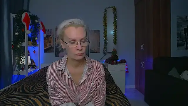 Snapshot of HelgaHimmell chatting on 01/07/25, 11:14 HelgaHimmell online show from 01/07/25, 11:14