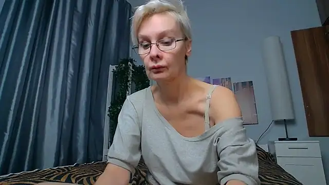 Snapshot of HelgaHimmell chatting on 02/03/25, 07:18 HelgaHimmell online show from 02/03/25, 07:18