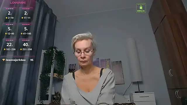 Snapshot of HelgaHimmell chatting on 02/05/25, 06:46 HelgaHimmell online show from 02/05/25, 06:46