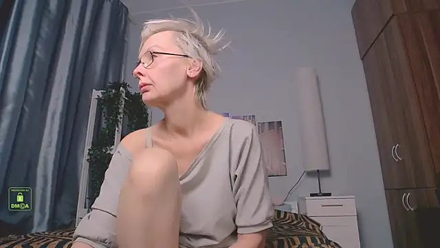 Snapshot of HelgaHimmell chatting on 02/11/25, 03:50 HelgaHimmell online show from 02/11/25, 03:50