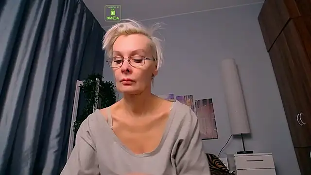 Snapshot of HelgaHimmell chatting on 02/12/25, 06:51 HelgaHimmell online show from 02/12/25, 06:51