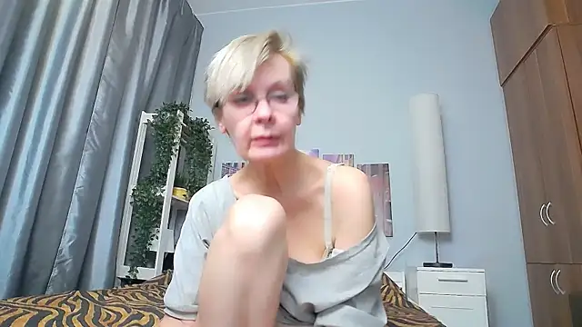 Snapshot of HelgaHimmell chatting on 03/05/25, 09:59 HelgaHimmell online show from 03/05/25, 09:59