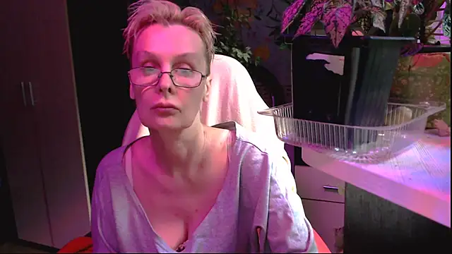 Snapshot of HelgaHimmell chatting on 06/30/26, 05:14 HelgaHimmell online show from 06/30/26, 05:14