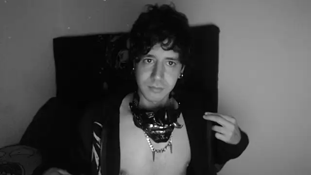 Snapshot of AndyBetti chatting on 03/19/26, 03:54 AndyBetti online show from 03/19/26, 03:54