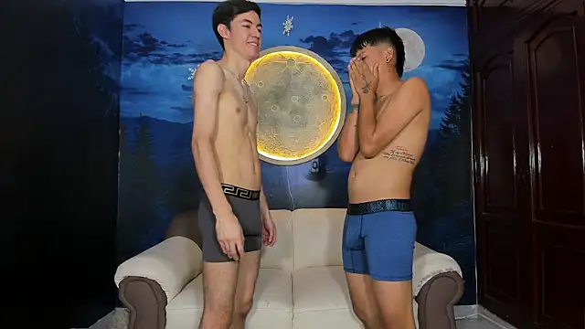 Snapshot of Swapping_couples chatting on 02/05/26, 09:30 Swapping couples online show from 02/05/26, 09:30