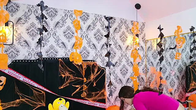 LexaDeRusso online show from 10/23/25, 07:34