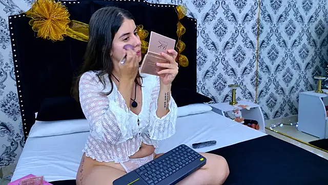 LexaDeRusso online show from 12/20/25, 08:16