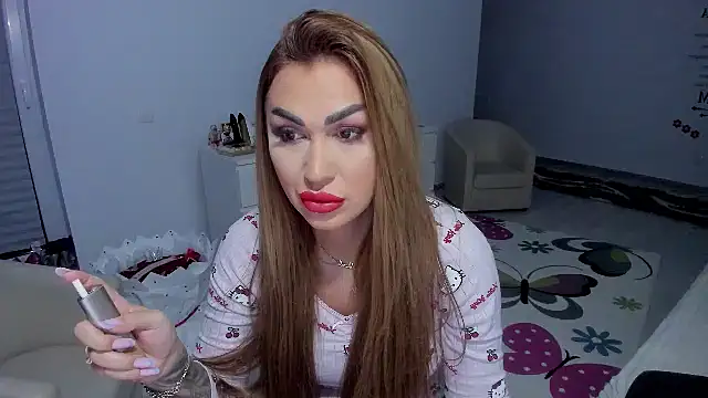 Snapshot of GlossyDiamondX chatting on 02/17/25, 04:20 GlossyDiamondX online show from 02/17/25, 04:20