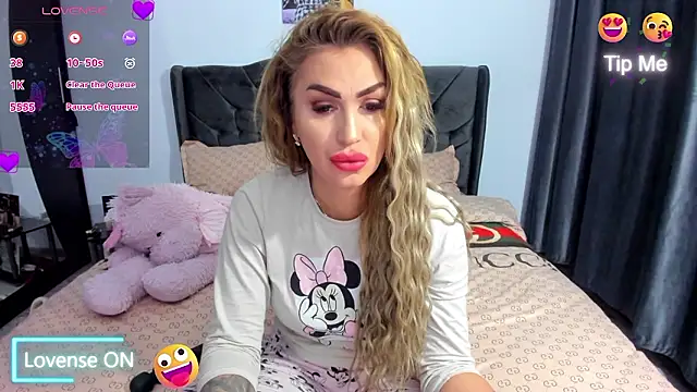 GlossyDiamondX online show from 01/18/26, 03:43