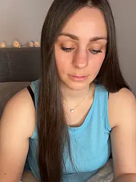 Snapshot of Loella-Rose chatting on 02/09/25, 11:25 Loella-Rose online show from 02/09/25, 11:25