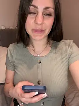 Snapshot of Loella-Rose chatting on 03/09/25, 08:42 Loella-Rose online show from 03/09/25, 08:42