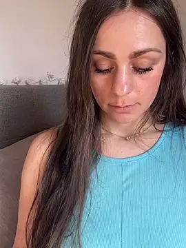 Snapshot of Loella-Rose chatting on 03/20/25, 10:10 Loella-Rose online show from 03/20/25, 10:10