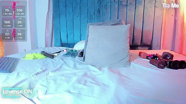 blondehorny69 online show from 12/19/25, 07:10