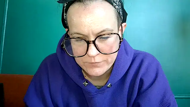 quinnmariexo online show from 10/21/25, 08:20