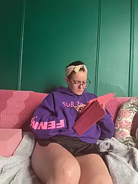 quinnmariexo online show from 04/21/26, 06:23