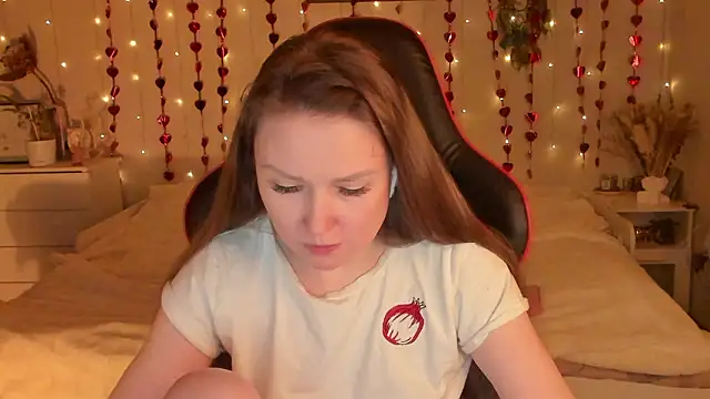 desperatehousewife   online show from 02/13/26, 07:10