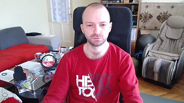 Snapshot of RealManHaveHairy chatting on 02/02/25, 12:46 RealManHaveHairy online show from 02/02/25, 12:46