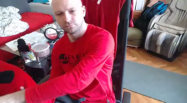 Snapshot of RealManHaveHairy chatting on 02/07/25, 12:06 RealManHaveHairy online show from 02/07/25, 12:06