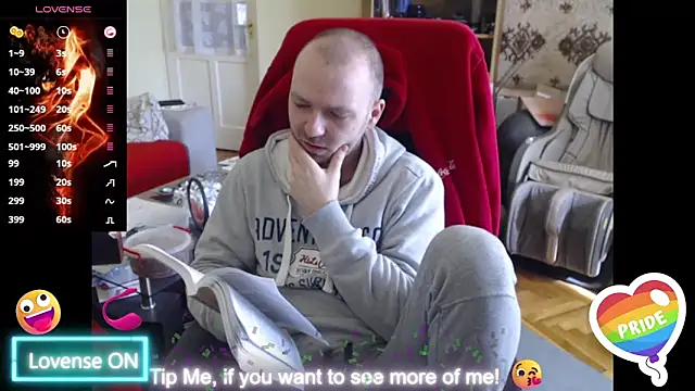 Snapshot of RealManHaveHairy chatting on 02/21/25, 11:11 RealManHaveHairy online show from 02/21/25, 11:11