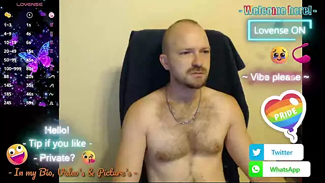 Snapshot of RealManHaveHairy chatting on 09/10/25, 04:23 RealManHaveHairy online show from 09/10/25, 04:23