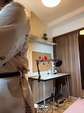 Hotmomcheckk  online show from 11/28/25, 11:35