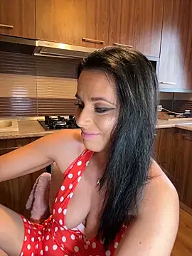 Hotmomcheckk  online show from 02/13/26, 12:01