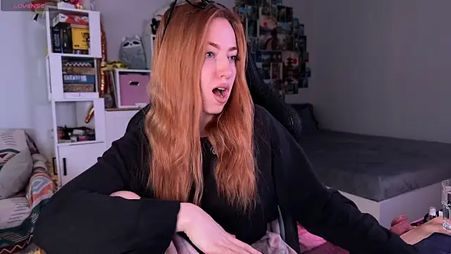 LinaWitch online show from 11/07/25, 10:26