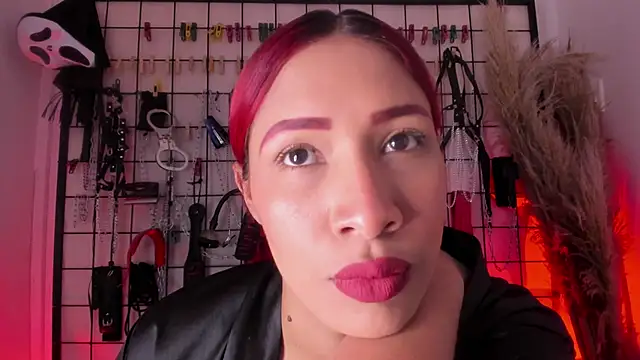 charrlotte quinn online show from 12/15/25, 03:38