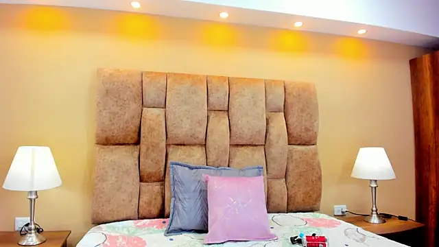 Snapshot of MiiaHot chatting on 02/01/26, 08:07 MiiaHot online show from 02/01/26, 08:07