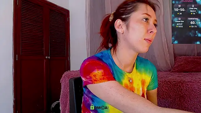 lanaturner  online show from 10/14/25, 06:14