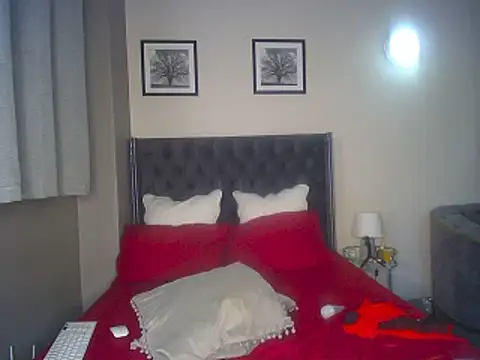 Snapshot of yummydoll97 chatting on 12/17/24, 06:31 yummydoll97 online show from 12/17/24, 06:31