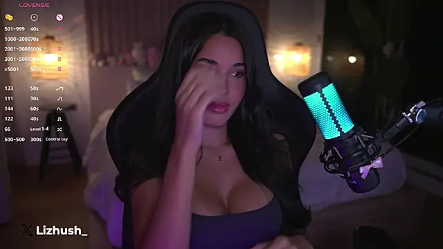 Snapshot of Lizhush_ chatting on 02/18/25, 04:37 Lizhush  online show from 02/18/25, 04:37