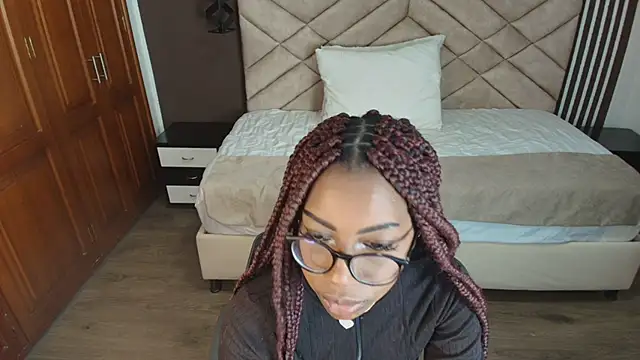 Snapshot of Raquel_jones chatting on 01/16/25, 11:48 Raquel jones online show from 01/16/25, 11:48