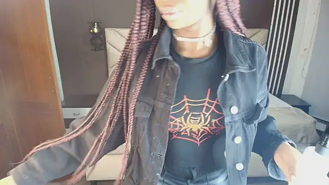 Snapshot of Raquel_jones chatting on 01/21/25, 11:35 Raquel jones online show from 01/21/25, 11:35