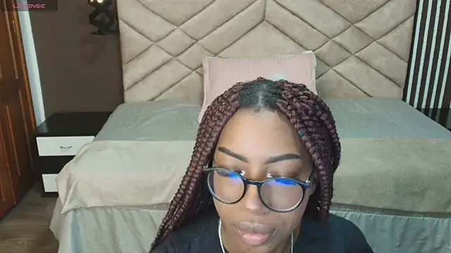 Snapshot of Raquel_jones chatting on 03/03/25, 11:44 Raquel jones online show from 03/03/25, 11:44
