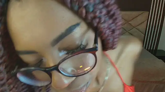 Snapshot of Raquel_jones chatting on 03/19/25, 02:57 Raquel jones online show from 03/19/25, 02:57