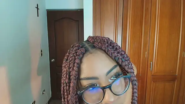 Snapshot of Raquel_jones chatting on 03/22/25, 11:42 Raquel jones online show from 03/22/25, 11:42