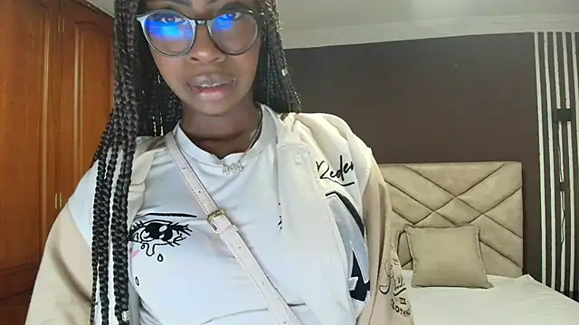 Snapshot of Raquel_jones chatting on 09/25/25, 12:09 Raquel jones online show from 09/25/25, 12:09