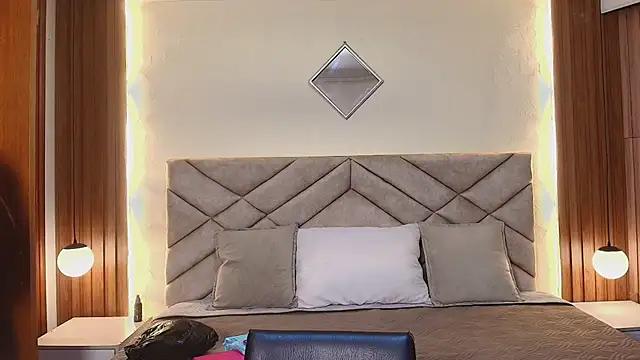 Raquel jones online show from 04/24/26, 12:18