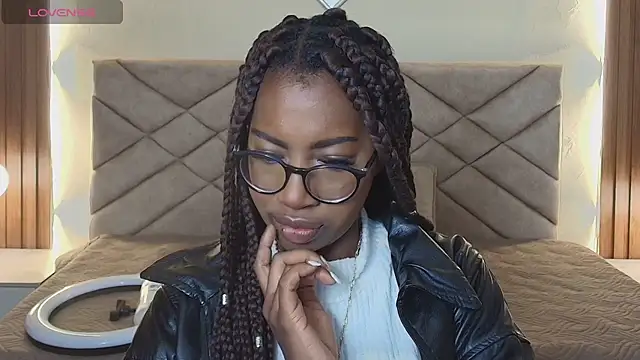 Snapshot of Raquel_jones chatting on 07/12/26, 11:45 Raquel jones online show from 07/12/26, 11:45