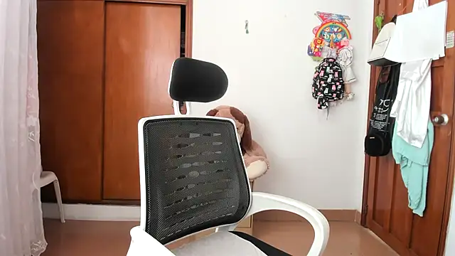 Adele johnsonn1 online show from 10/29/25, 03:03