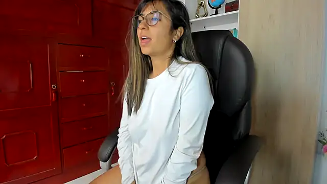 Isabellaa22 1 online show from 06/07/26, 03:27