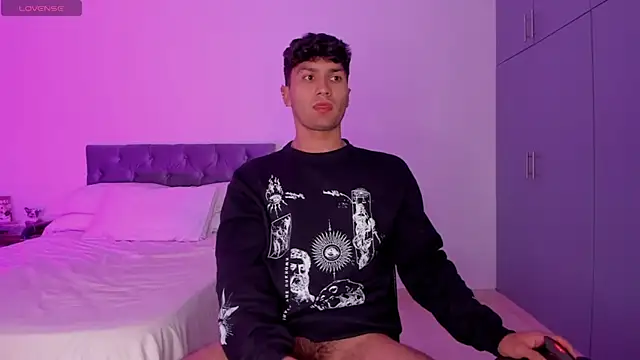 Valerio James7 online show from 02/11/25, 03:40