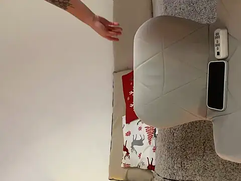 teasecake online show from 12/28/24, 07:33