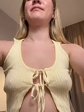 teasecake online show from 03/13/25, 01:32